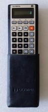 Vintage Olympia Taschenrechner arbeitet mit Originaletui
