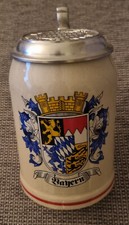 FC BAYERN MÜNCHEN Sammler Krug Ton 0,5 l ZiDE, rot, "FC BAYERN", Wappen "BAYERN"