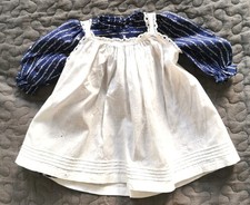 süsses altes Puppenkleid mit