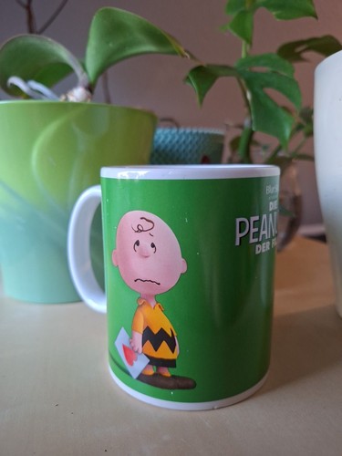 Tasse peanuts charlie brown - charlie,