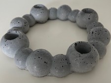 Adventskranz aus Betonoptik