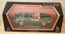 Road Signature 92608 Jaguar E-Type Roadster Cabrio Bj.1971 grün, OVP, 1:18