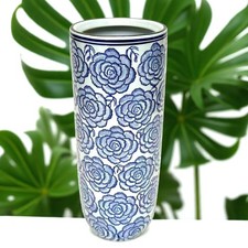 Blau glasierter Keramik