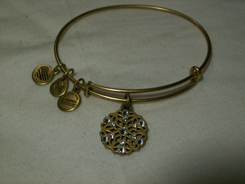 Alex und ani - und,