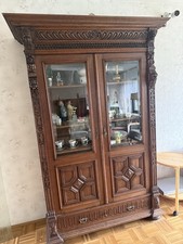Vitrinenschrank