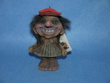 Ny Form Troll Mädchen Kappe rot Cap Norway Nr. 1115 Figur Norwegen NyForm figure