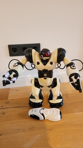 Wowwee robosapien mit - robosapien,