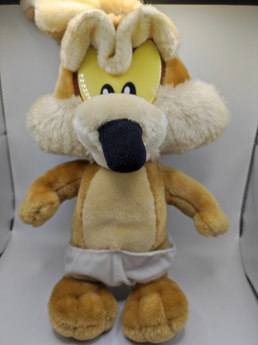 Baby wile coyote - e.,