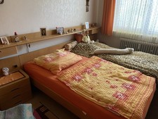 Schlafzimmer Mit Kleiderschrank  zu Verkaufen