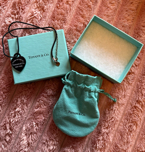 Tiffany return to - &,