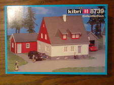 Kibri 8739  ( 38739 ) Einfamilienhaus/Schuppen Bausatz 11x12x13 cm . NEU und OVP