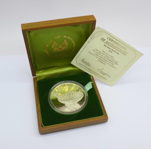 Coin 1979 singapore satellite - coin,
