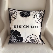 „Design Life“ Kissenhülle Parfum Hersteller Kamelien Logo Modern French Style?