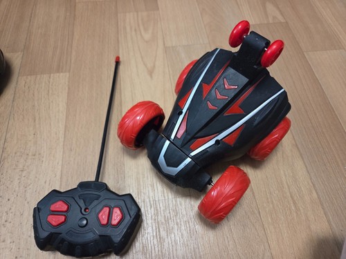 Ferngesteuertes auto stuntauto - ferngesteuertes,
