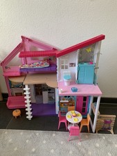 Barbie Malibu Haus Villa FXG57 mit 25 Möbeln und Zubehör