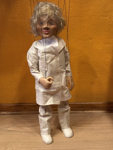 Marionette ärztin doktor - marionette,