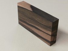 Reststück Makassar, farbstreifiges Ebenholz aus altem Bestand, Schmuckholz