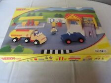 beleduc WOODY CLICK 23805 Tankstelle / Petrol Station unbespielt Holzspielzeug 