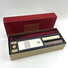 Backgammon Spiel | Vintage Würfelspiel | Filz-Spielbrett & Steine | Rot Box Set