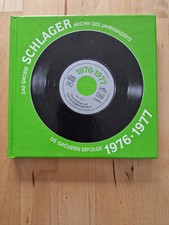 DAS GROSSE SCHLAGER ARCHIV DES JAHRHUNDERTS - Die Erfolge 1976-1977 - CD + Buch