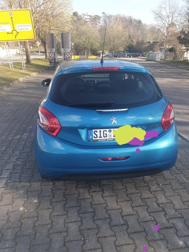 Peugeot 208 2012