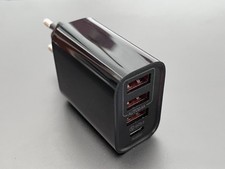 AR-890 3x USB-A 1x USB-C Handy Ladegerät Charger Netzteil