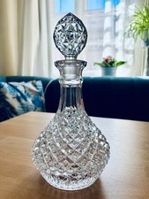 Schöne Karaffe mit Stöpsel 