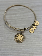 Armreif Four-Leaf Clover Charm
