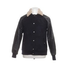 A Kind of Guise, Collegejacke