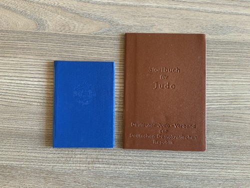 Dtsb ausweis und startbuch - ausweis,