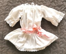 hübsches vintage Puppenkleid