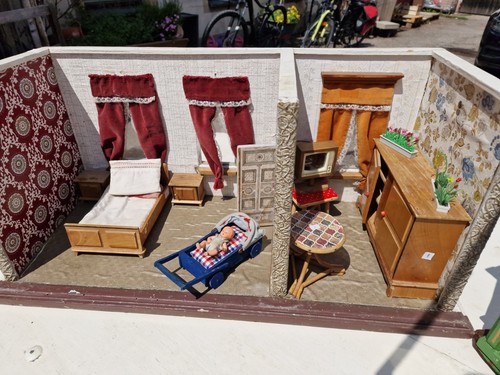 Alte puppenstube mit viel - ,