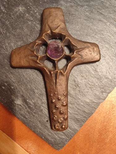 Bronzekreuz mit amethyststein - mit,