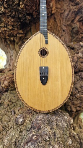 Kobza saitige gitarre - kobza, 4-saitige