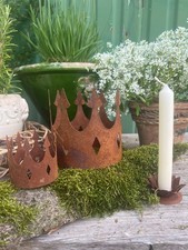 Krone aus Metall mit Edelrost