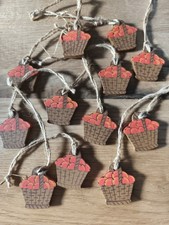 Land-Art , 12  Apfelkörbchen aus Holz ,Handbemalt ,ca 4 x 3,5 cm