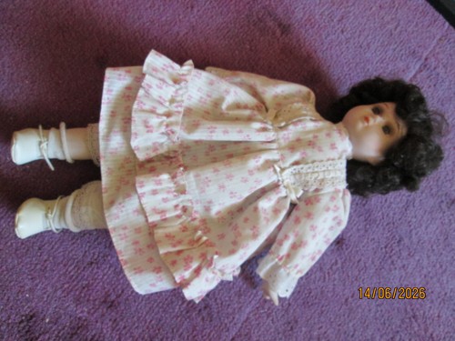 Porzellan puppe cm groß - 38,