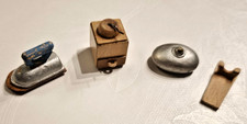 DDR-Spielzeug-Bügeleisen/Kaffeemühle/Wärmfl./Stiefelkn. für Puppenstube-ca. 1960