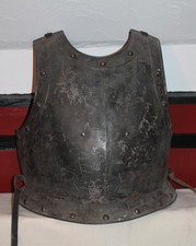 Alter Brustpanzer Kürass Harnisch Kürassbrust ungereinigter Fundzustand  