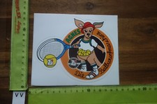 Alter Aufkleber Tennis Ausrüstung Kleidung Schläger AGNES Ballwurfmaschine
