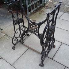 Altes Nähmaschinen Gestell