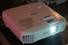 EPSON EB-992F Beamer Projektor