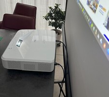 Acer UL5210 DLP Ultrakurzdistanz Beamer 24h Betriebszeit 3500 ANSI Lumen FHD