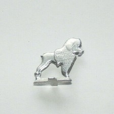 MINIATUR METALL FIGUR HUND SCHAUKASTEN SETZKASTEN VITRINE PUDEL FLACH