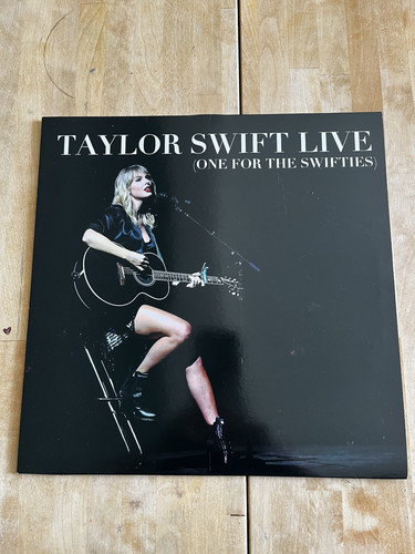 Taylor swift live one for - taylor,