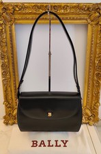 BALLY ELEGANTE UND EDLE CAMERA
