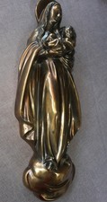 Madonna mit dem Jesuskind -Messing/ Bronze-Farben  ca. 41 cm x 13,5 cm x 7,5 cm.
