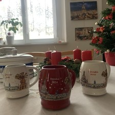 Glühweintassen, Weihnachtsmarkt an der Frauenkirche in Dresden