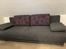 Modernes, ausklappbares Schlafsofa
