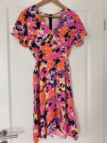 Sommerkleid mit cutouts print - mit,
